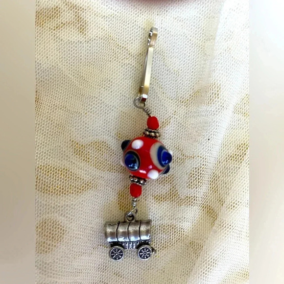 NWT Women/Girls Mobile/Tablet Keychain/Purse Cute Antique Silvertone Train charm - Picture 2 of 2